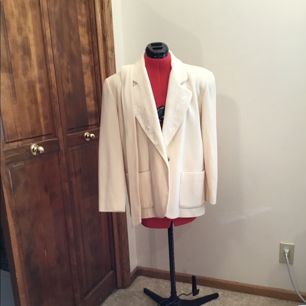 Gantos wool blazer with belt, light shoulder pads, size P,